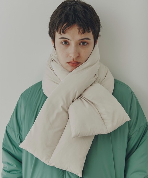 ROSE BUD（ローズバッド）の「中綿パフマフラー（マフラー・レディース・ホワイト/ブラック・FREE）」の3枚目の写真