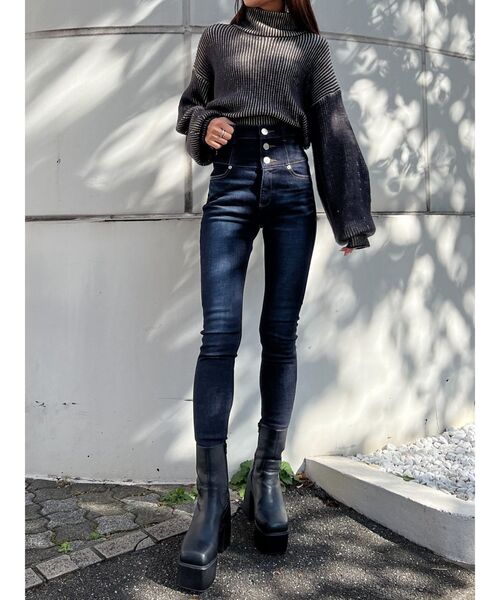 EMODA（エモダ）の「【ELDER】FIX H/W DENIM（デニムパンツ・レディース・ブラック/インディゴブルー・SMALL/X-SMALL/MEDIUM）」の12枚目の写真