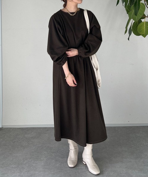 un dix cors（アンディコール）の「ウエストタック袖ボリュームワンピース（ワンピース・レディース・ブラウン/ブルー・FREE）」の6枚目の写真