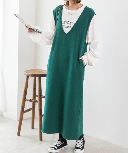 ad thie(アドティエ)の「裏起毛 バックスリット Vネックジャンバースカート(ワンピース・レディース・グリーン/ブルー/ブラック/オートミール/チャコール・FREE)」の4枚目の写真