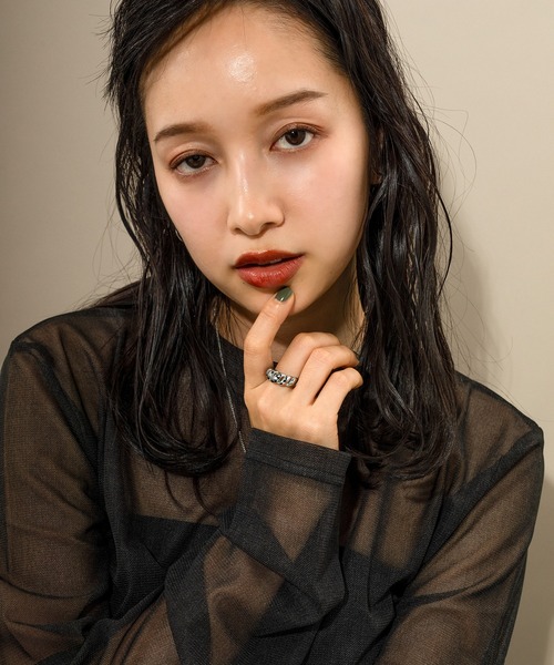 voov（ブーブ）の「【金属アレルギー対応】ツイスト ねじり ボリューム リング 指輪 ねじねじ お呼ばれ デイリー（リング・レディース・ゴールド/シルバー・11号）」の10枚目の写真