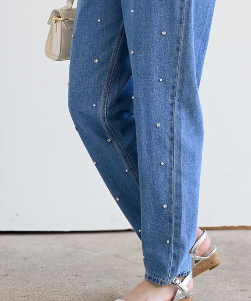 rps(アールピーエス)の「パールビジュー付きマムパンツ(デニムパンツ・レディース・ブルー/サックスブルー・M/L)」の11枚目の写真