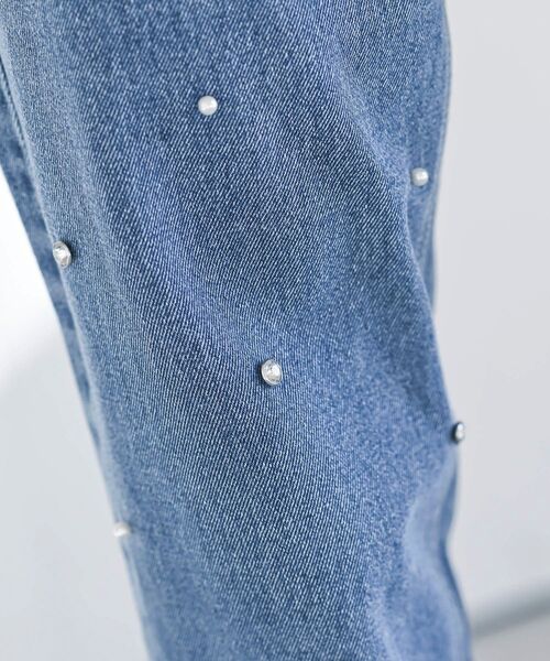 rps(アールピーエス)の「パールビジュー付きマムパンツ(デニムパンツ・レディース・ブルー/サックスブルー・M/L)」の5枚目の写真
