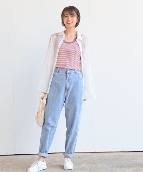 rps(アールピーエス)の「パールビジュー付きマムパンツ(デニムパンツ・レディース・ブルー/サックスブルー・M/L)」の6枚目の写真