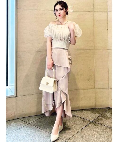 RESEXXY(リゼクシー)の「ボリュームドッキングオフショルニットトップス(シャツ/ブラウス・レディース・アイボリー/ブラック/ブルー・FREE)」の10枚目の写真