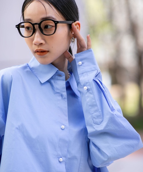 NANO universe(ナノユニバース)の「【追加生産】WEB限定 パールボタンクロップドシャツ(シャツ/ブラウス・レディース・ホワイト/サックスブルー/ピンク・FREE)」の2枚目の写真