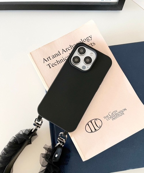 Me%（ミィパーセント）の「【iPhone15PRO対応】カラーフック付きiPhoneケース15PRO 104962（スマホケース/カバー・レディース・ブラック/ベージュ・FREE）」の17枚目の写真