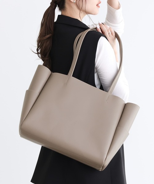 n'OrLABEL（ノアールレーベル）の「『軽量トートバッグ』（トートバッグ・レディース・アイボリー/グレイッシュベージュ/ブラック・FREE）」の4枚目の写真