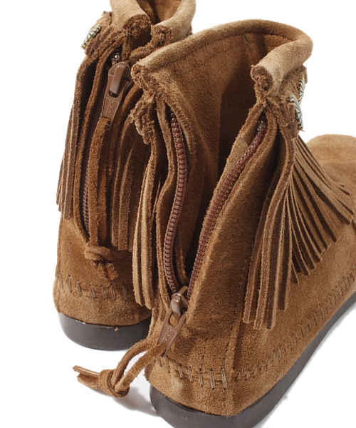 Minnetonka（ミネトンカ）の「【MINNETONKA】 ミネトンカ　HITOP BACK ZIP BOOT/ハイトップバックジップフリンジブーツ（ブーツ・レディース・ブラウン/ダークブラウン/ブラック/ベージュ/グレー・5/8/7/6/5h/6h/7h/8h/9）」の11枚目の写真