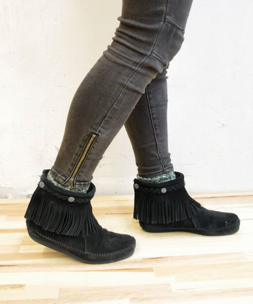 Minnetonka（ミネトンカ）の「【MINNETONKA】 ミネトンカ　HITOP BACK ZIP BOOT/ハイトップバックジップフリンジブーツ（ブーツ・レディース・ブラウン/ダークブラウン/ブラック/ベージュ/グレー・5/8/7/6/5h/6h/7h/8h/9）」の18枚目の写真