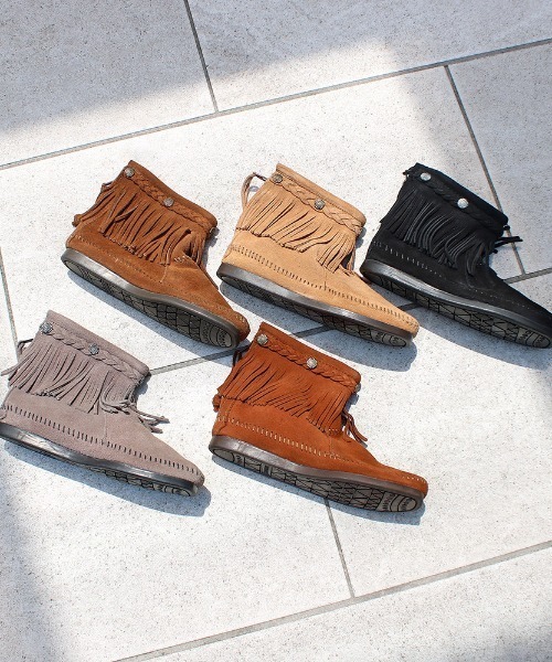 Minnetonka（ミネトンカ）の「【MINNETONKA】 ミネトンカ　HITOP BACK ZIP BOOT/ハイトップバックジップフリンジブーツ（ブーツ・レディース・ブラウン/ダークブラウン/ブラック/ベージュ/グレー・5/8/7/6/5h/6h/7h/8h/9）」の22枚目の写真