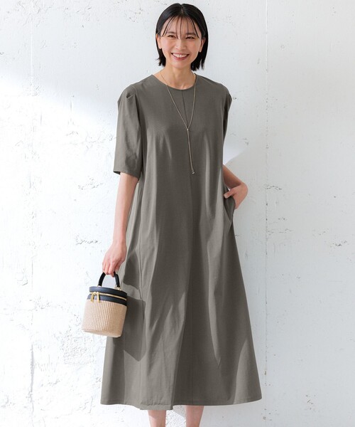 23区 S(ニジュウサンクチイサイサイズ)の「【洗える】ALBINIコーコラン タックスリーブ ワンピース(ワンピース・レディース・カーキ系/ブルー系/ブラック系・32)」の1枚目の写真