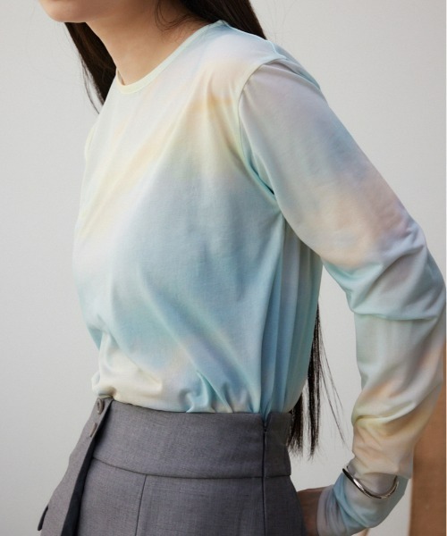 AZUL by moussy(アズールバイマウジー)の「ニュアンスパターンシアートップス(Tシャツ/カットソー・レディース・パープル系その他/ブルー系その他・FREE)」の1枚目の写真