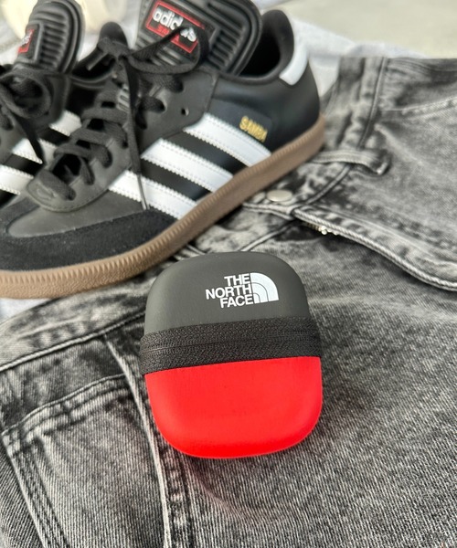 THE NORTH FACE（ザノースフェイス）の「国内未発売 THE NORTH FACE(ザ・ノースフェイス)/カラビナ付 ヌプシモールドポーチ バイカラーポーチ 小物入れ /NUPTSE MOLD POUCH（ポーチ・レディース・グリーン/レッド/イエロー/ブルー/クリーム/ブラック・FREE）」の6枚目の写真