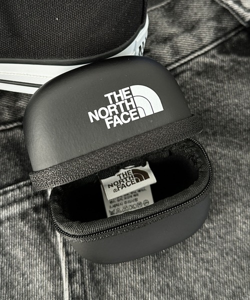 THE NORTH FACE（ザノースフェイス）の「国内未発売 THE NORTH FACE(ザ・ノースフェイス)/カラビナ付 ヌプシモールドポーチ バイカラーポーチ 小物入れ /NUPTSE MOLD POUCH（ポーチ・レディース・グリーン/レッド/イエロー/ブルー/クリーム/ブラック・FREE）」の12枚目の写真