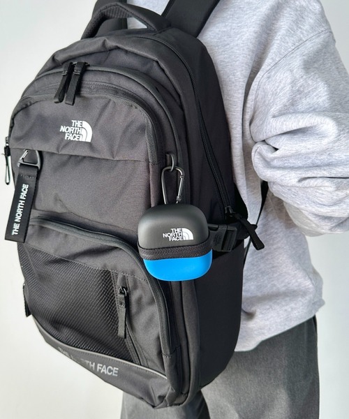 THE NORTH FACE（ザノースフェイス）の「国内未発売 THE NORTH FACE(ザ・ノースフェイス)/カラビナ付 ヌプシモールドポーチ バイカラーポーチ 小物入れ /NUPTSE MOLD POUCH（ポーチ・レディース・グリーン/レッド/イエロー/ブルー/クリーム/ブラック・FREE）」の8枚目の写真
