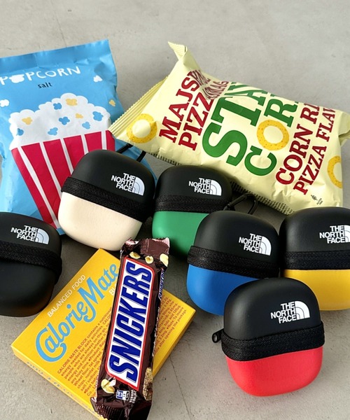 THE NORTH FACE（ザノースフェイス）の「国内未発売 THE NORTH FACE(ザ・ノースフェイス)/カラビナ付 ヌプシモールドポーチ バイカラーポーチ 小物入れ /NUPTSE MOLD POUCH（ポーチ・レディース・グリーン/レッド/イエロー/ブルー/クリーム/ブラック・FREE）」の7枚目の写真