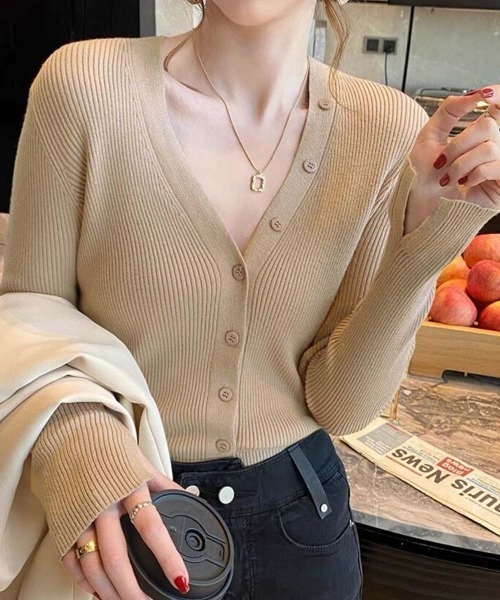 Miniministore（ミニミニストア）の「Vネック ボタンリブニット トップス（ニット/セーター・レディース・ベージュ/ボルドー/アイボリー/ブラック/ダークブラウン・FREE）」の7枚目の写真