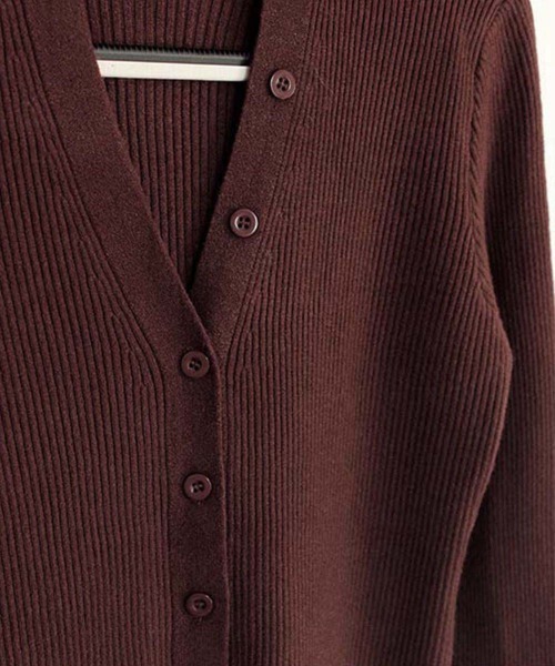 Miniministore（ミニミニストア）の「Vネック ボタンリブニット トップス（ニット/セーター・レディース・ベージュ/ボルドー/アイボリー/ブラック/ダークブラウン・FREE）」の19枚目の写真
