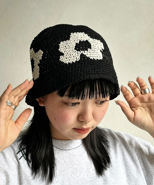 CPCM(シーピーシーエム)の「ハンドニット花柄ハット(ハット・メンズ・ブラック/ベージュ/グリーン・FREE)」の2枚目の写真