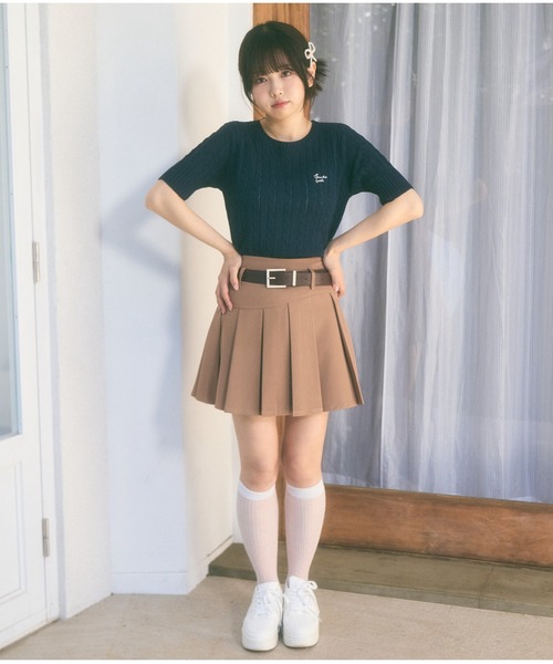 Ada.(エイダ)の「<Peachyyouth × Ada.>【Set up対応】ウェーブライン プリーツ ミニスカート インパン裏地付き(スカート・レディース・グレー/ベージュ・S/M)」の16枚目の写真
