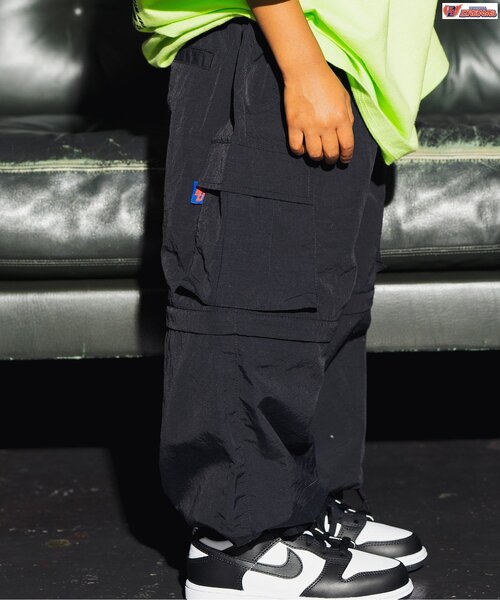 BREEZE（ブリーズ）の「コンバーチブルカーゴパンツ Directed by Sasya,HINATA.M,ITTA from KADOKAWA DREAMS（カーゴパンツ・キッズ・ブラック/オフホワイト・90/100/110/120/130/140/150/160）」の2枚目の写真