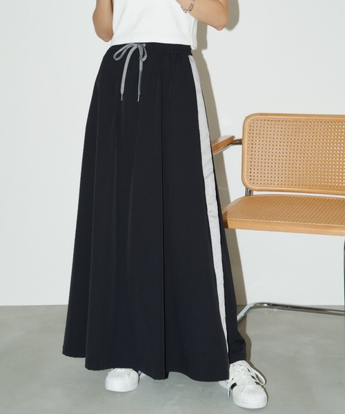 Auntie Rosa Holiday（アンティローザホリデー）の「サイドラインスカート（スカート・レディース・ブラック/ネイビー/ベージュ・マルチサイズ）」の4枚目の写真