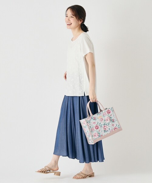 LAURA ASHLEY(ローラアシュレイ)の「ワイルド ローズ柄 トートバッグ(トートバッグ・レディース・ブルー系/ベージュ系・00)」の10枚目の写真