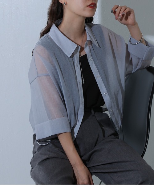 COLONY 2139(コロニートゥーワンスリーナイン)の「シアー裾ドロストクロップドシャツ(シャツ/ブラウス・レディース・サックスブルー/ブラック/グレー/オフホワイト・FREE)」の1枚目の写真