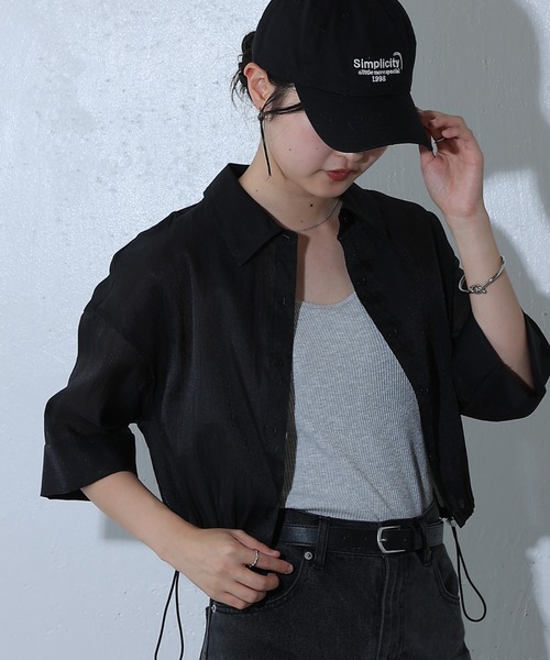 COLONY 2139(コロニートゥーワンスリーナイン)の「シアー裾ドロストクロップドシャツ(シャツ/ブラウス・レディース・サックスブルー/ブラック/グレー/オフホワイト・FREE)」の3枚目の写真