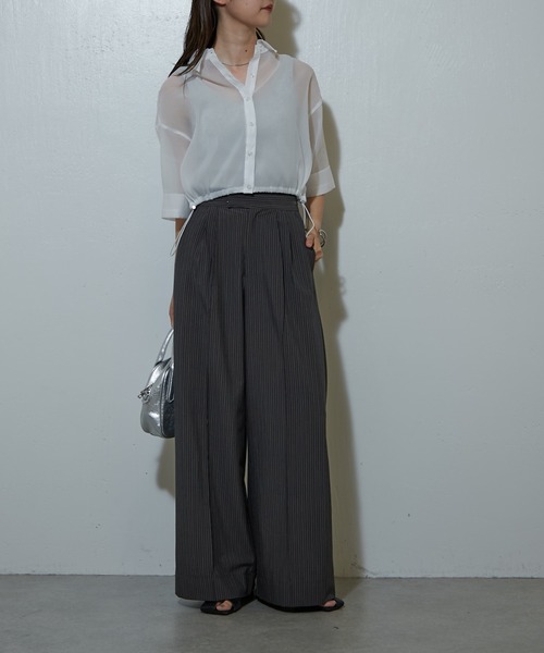 COLONY 2139(コロニートゥーワンスリーナイン)の「シアー裾ドロストクロップドシャツ(シャツ/ブラウス・レディース・サックスブルー/ブラック/グレー/オフホワイト・FREE)」の10枚目の写真