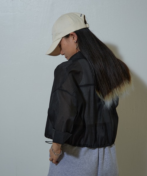 COLONY 2139(コロニートゥーワンスリーナイン)の「シアー裾ドロストクロップドシャツ(シャツ/ブラウス・レディース・サックスブルー/ブラック/グレー/オフホワイト・FREE)」の16枚目の写真