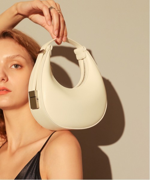 gossip!ロサンゼルス(ゴシップロサンゼルス)の「ハーフムーンショルダーバッグ(ショルダーバッグ・レディース・オフホワイト/ブラック/グリーン/ワイン・FREE)」の1枚目の写真