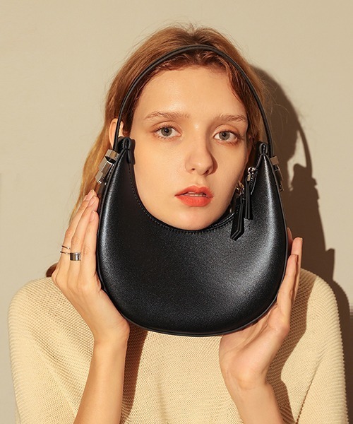 gossip!ロサンゼルス(ゴシップロサンゼルス)の「ハーフムーンショルダーバッグ(ショルダーバッグ・レディース・オフホワイト/ブラック/グリーン/ワイン・FREE)」の17枚目の写真