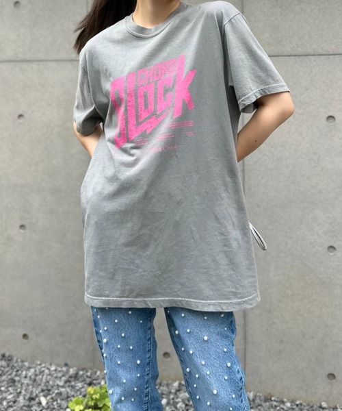 mi via loca（ミヴィアロカ）の「COMFORT COLORS ヴィンテージ加工 BLOCK CHORD ロゴ半袖Tシャツ 【PT NO. MVL047 ※2A】（Tシャツ/カットソー・レディース・マスタード/スミクロ/グレー/グリーン/ナチュラル・MEDIUM/LARGE）」の2枚目の写真