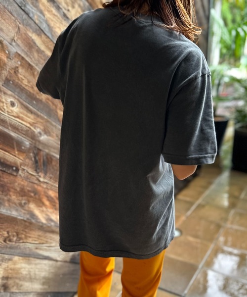 mi via loca（ミヴィアロカ）の「COMFORT COLORS ヴィンテージ加工 BLOCK CHORD ロゴ半袖Tシャツ 【PT NO. MVL047 ※2A】（Tシャツ/カットソー・レディース・マスタード/スミクロ/グレー/グリーン/ナチュラル・MEDIUM/LARGE）」の9枚目の写真