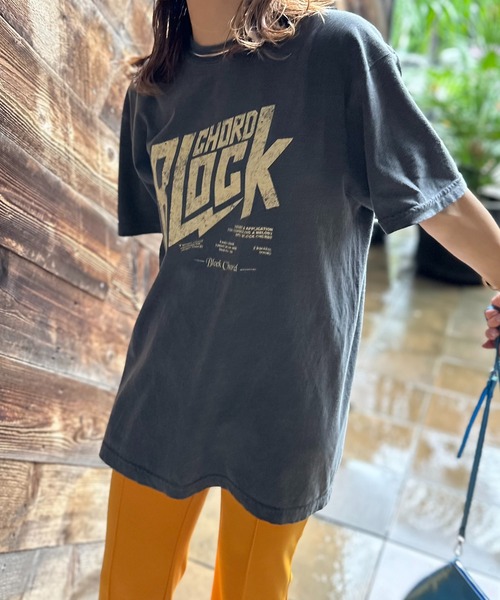 mi via loca（ミヴィアロカ）の「COMFORT COLORS ヴィンテージ加工 BLOCK CHORD ロゴ半袖Tシャツ 【PT NO. MVL047 ※2A】（Tシャツ/カットソー・レディース・マスタード/スミクロ/グレー/グリーン/ナチュラル・MEDIUM/LARGE）」の11枚目の写真