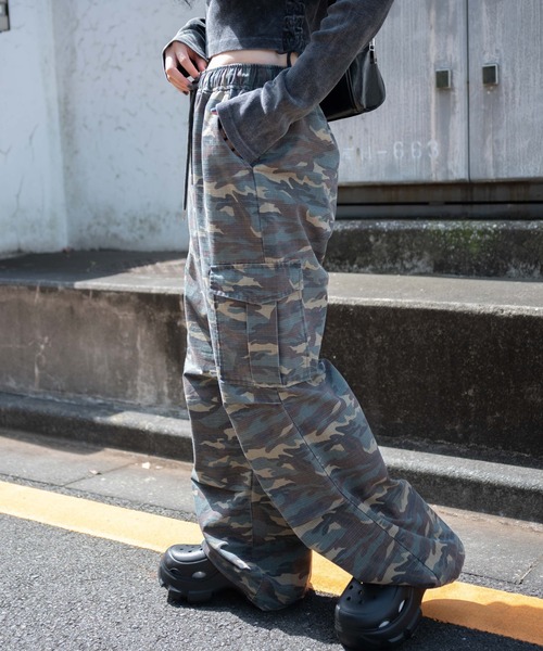 WEGO（ウィゴー）の「WEGO/ヴィンテージウォッシュパラシュートカーゴパンツ（カーゴパンツ・レディース・その他1・SMALL/X-SMALL/MEDIUM）」の4枚目の写真