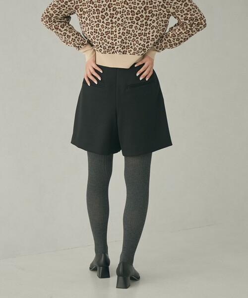 【新品】EMMEL REFINES EM ハイウエスト タック ショートパンツ EMMEL REFINES＞EM ハイウエスト タック ショートパンツ