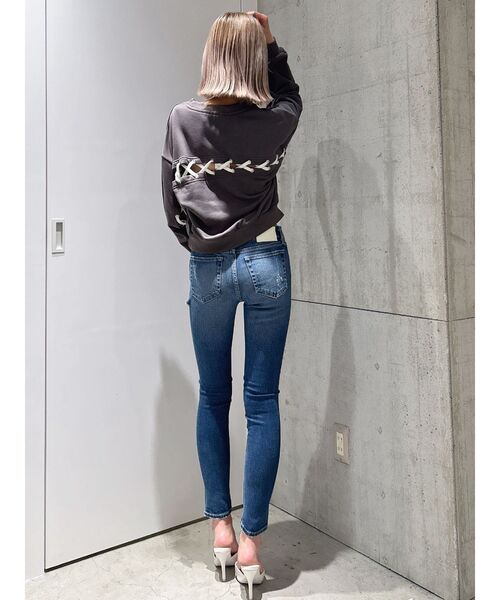 GYDA（ジェイダ）の「BACKレースアップショートロゴスウェットトップス（スウェット・レディース・チャコールグレー/グレー/オフホワイト・FREE）」の4枚目の写真