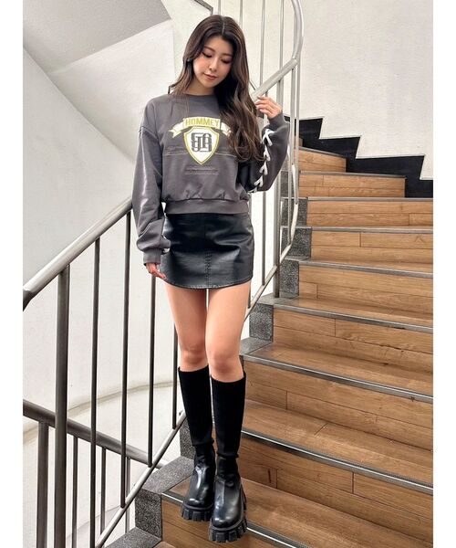 GYDA（ジェイダ）の「BACKレースアップショートロゴスウェットトップス（スウェット・レディース・チャコールグレー/グレー/オフホワイト・FREE）」の10枚目の写真