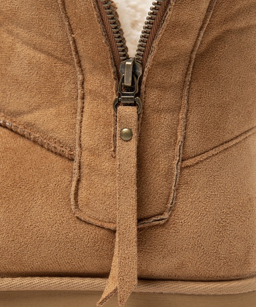 WEGO（ウィゴー）の「WEGO/折り返し厚底フェイクムートンブーツ（ブーツ・レディース・ベージュ/ブラック・MEDIUM/LARGE）」の4枚目の写真