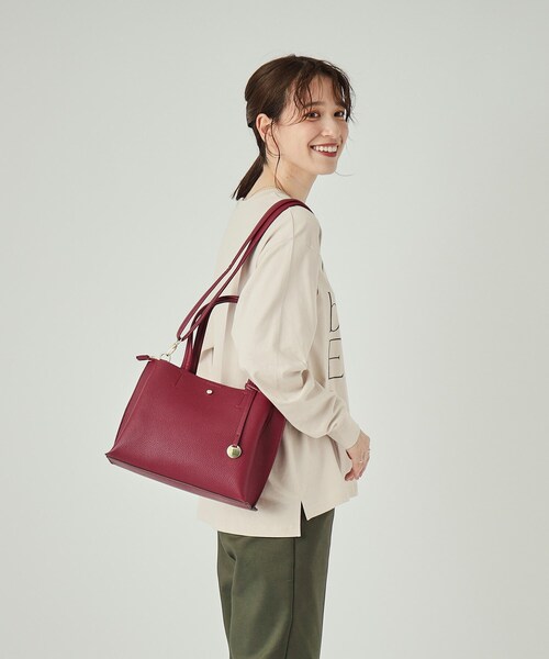 SHOO・LA・RUE(シューラルー)の「◆【軽量/2WAY】デイリーにも通勤にも ふわっと軽いトートバッグ(トートバッグ・レディース・ブラック/ワインレッド/グレー/ベージュ系4・00)」の22枚目の写真