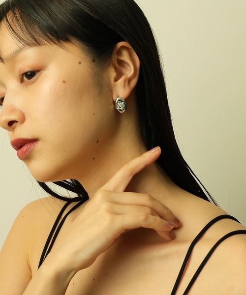 voov(ブーブ)の「ニュアンスメタル ビジュー コンビネーション ピアス 結婚式 お呼ばれ パーティー オケージョン(ピアス(両耳用)・レディース・シルバー/ゴールド・フリー)」の4枚目の写真