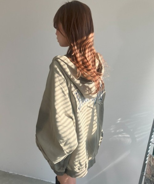 A'GEM/9 × .kom 『ARULE/アルール』 バックワッペンジップパーカー