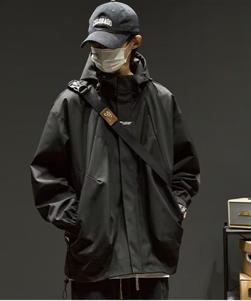 トゥービーシック LIMONTA マウンテンパーカー ビジュー 40 L 黒