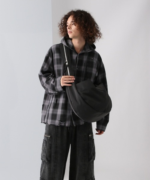 HARE（ハレ）の「ショルダーZIP-BIG-BAG(HARE)（ショルダーバッグ・メンズ・ブラック・FREE）」の4枚目の写真