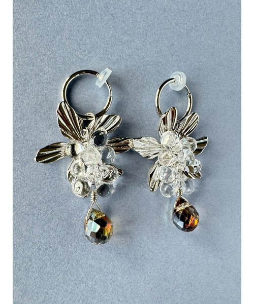 tone(トーン)の「【Withy】朝露~輝く雫とお花のイヤリング / Hana(ハナ)(MA)(イヤリング・レディース・シルバー系その他・FREE)」の4枚目の写真