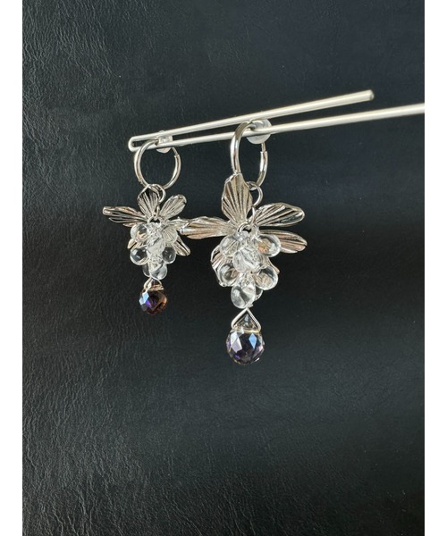 tone(トーン)の「【Withy】朝露~輝く雫とお花のイヤリング / Hana(ハナ)(MA)(イヤリング・レディース・シルバー系その他・FREE)」の6枚目の写真