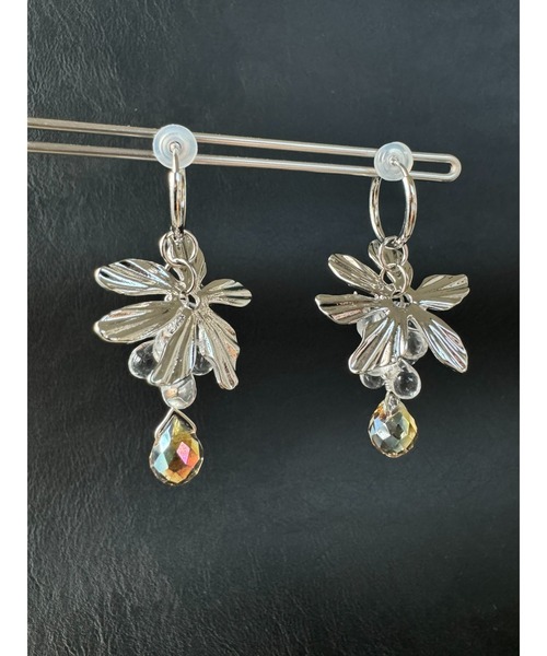 tone(トーン)の「【Withy】朝露~輝く雫とお花のイヤリング / Hana(ハナ)(MA)(イヤリング・レディース・シルバー系その他・FREE)」の8枚目の写真